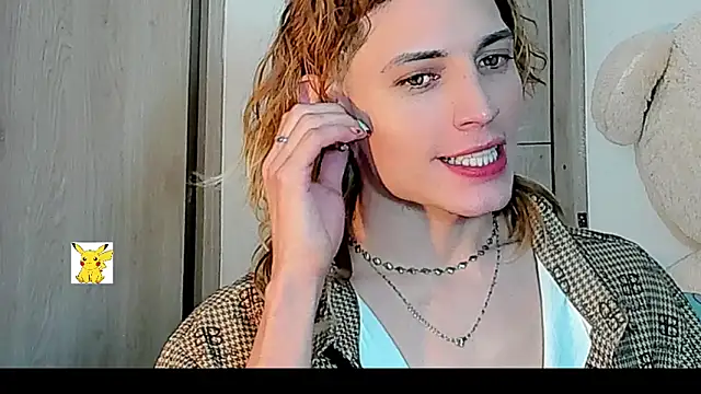 Snapshot of honey_skin chatting on 01-01-25, 11:40 honey skin online show from 01-01-25, 11:40