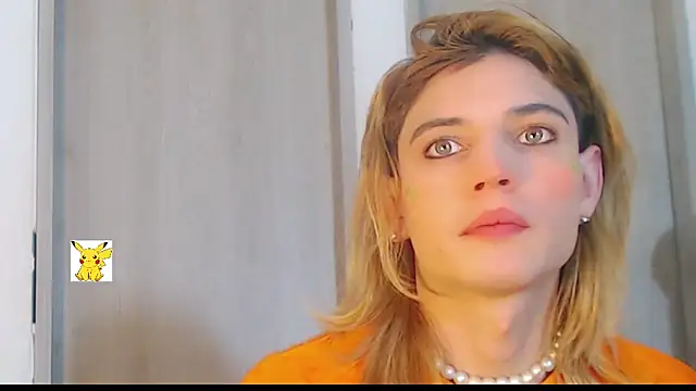 Snapshot of honey_skin chatting on 02-23-25, 01:02 honey skin online show from 02-23-25, 01:02