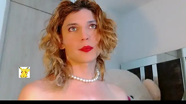 Snapshot of honey_skin chatting on 03-09-25, 04:00 honey skin online show from 03-09-25, 04:00