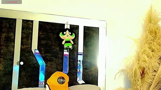 honey skin online show from 04-12-26, 02:49