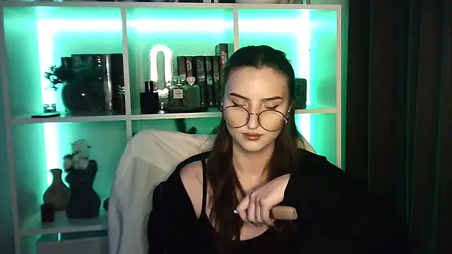 X Alisa online show from 04-18-26, 06:56