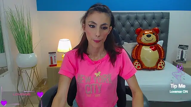 Snapshot of candy_summer28 chatting on 03-05-25, 07:27 candy summer28 online show from 03-05-25, 07:27
