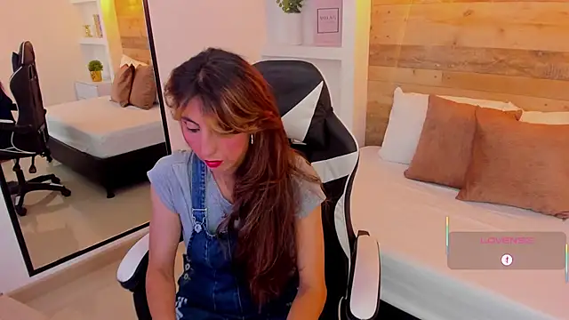 candy summer28 online show from 11-22-25, 07:02