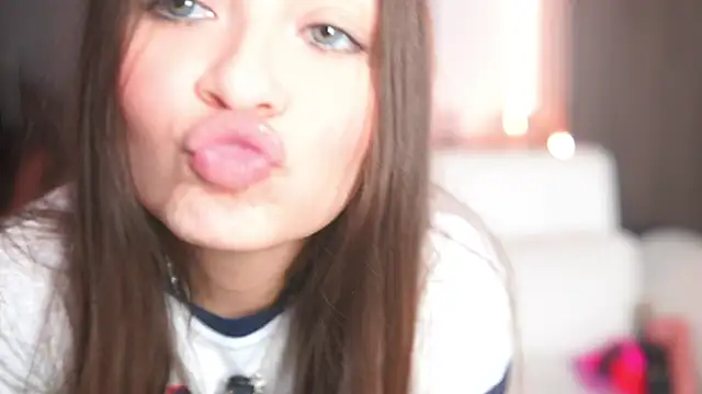 Snapshot of katlyn_martins chatting on 04-27-26, 06:50 katlyn martins online show from 04-27-26, 06:50