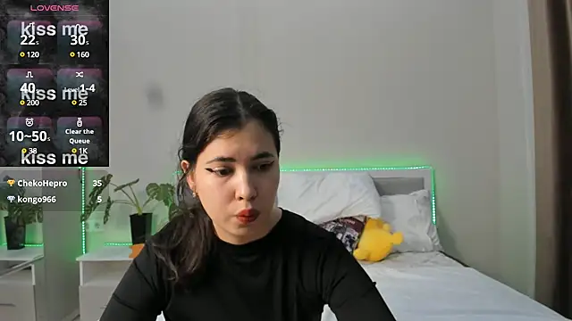 Snapshot of hoa_lan chatting on 03-20-25, 01:02 hoa lan online show from 03-20-25, 01:02