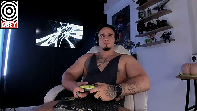 kingbear777 online show from 10-04-25, 07:23