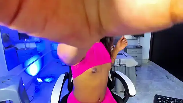 Snapshot of Orianadollx chatting on 02-12-25, 11:40 Orianadollx online show from 02-12-25, 11:40