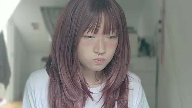 Snapshot of xxxYUKARIxxx chatting on 06-11-26, 12:25 xxxYUKARIxxx online show from 06-11-26, 12:25