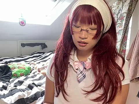 Snapshot of xxxYUKARIxxx chatting on 08-02-26, 12:03 xxxYUKARIxxx online show from 08-02-26, 12:03
