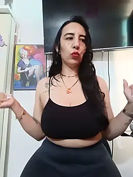 Snapshot of christine-x chatting on 06-11-26, 12:47 christine-x online show from 06-11-26, 12:47