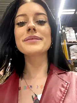 Snapshot of Melissa_crazy chatting on 12-04-24, 09:35 Melissa crazy online show from 12-04-24, 09:35