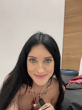 Snapshot of Melissa_crazy chatting on 12-11-24, 09:23 Melissa crazy online show from 12-11-24, 09:23