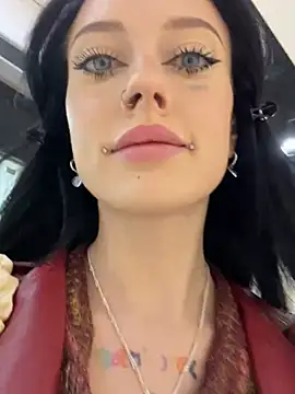 Snapshot of Melissa_crazy chatting on 12-13-24, 03:00 Melissa crazy online show from 12-13-24, 03:00