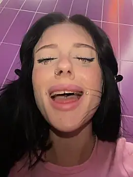 Snapshot of Melissa_crazy chatting on 12-26-24, 06:22 Melissa crazy online show from 12-26-24, 06:22