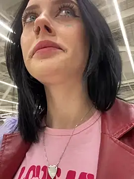 Snapshot of Melissa_crazy chatting on 01-21-25, 04:05 Melissa crazy online show from 01-21-25, 04:05