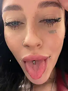 Snapshot of Melissa_crazy chatting on 03-17-25, 03:07 Melissa crazy online show from 03-17-25, 03:07