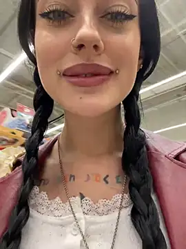 Snapshot of Melissa_crazy chatting on 03-22-25, 03:09 Melissa crazy online show from 03-22-25, 03:09