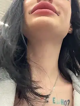 Snapshot of Melissa_crazy chatting on 10-28-25, 03:36 Melissa crazy online show from 10-28-25, 03:36