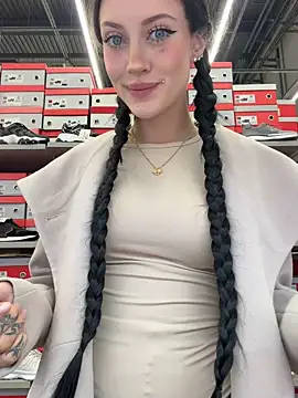 Snapshot of Melissa_crazy chatting on 12-05-25, 03:20 Melissa crazy online show from 12-05-25, 03:20