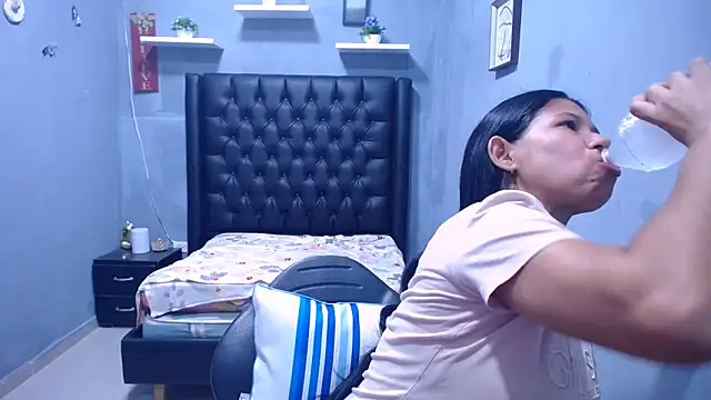 Letty Plugxo online show from 03-05-26, 01:29