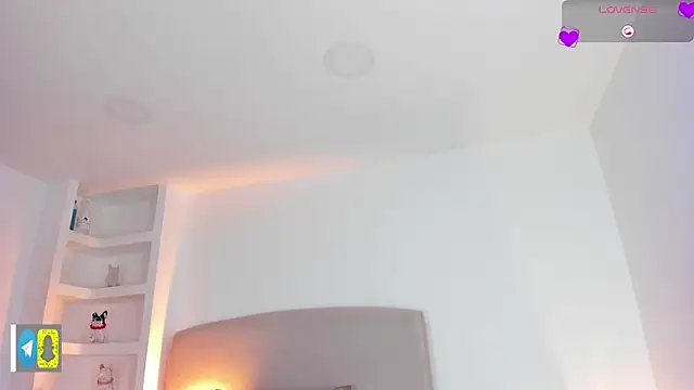 Snapshot of Ammy_xx chatting on 12-20-25, 07:43 Ammy xx online show from 12-20-25, 07:43