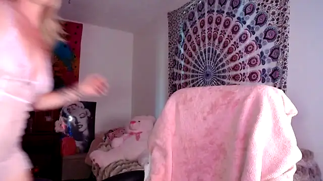 Snapshot of kellywildnnout chatting on 09-15-25, 03:01 kellywildnnout online show from 09-15-25, 03:01