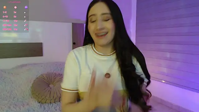 Snapshot of PiaSmile chatting on 06-27-26, 11:32 PiaSmile online show from 06-27-26, 11:32