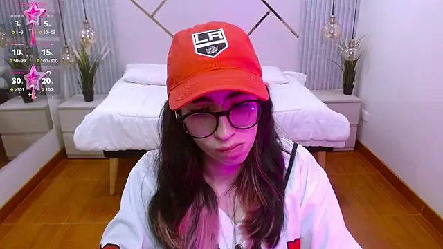 LenaRoses online show from 11-15-25, 01:18