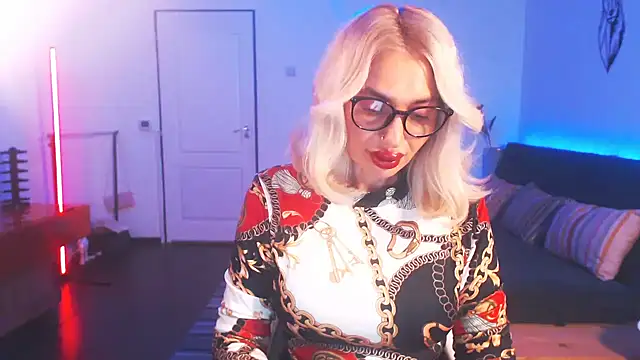 Snapshot of beauty_chl0e chatting on 01-11-25, 09:15 beauty chl0e online show from 01-11-25, 09:15