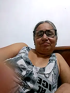 Snapshot of _candi chatting on 04-21-26, 01:42 candi online show from 04-21-26, 01:42