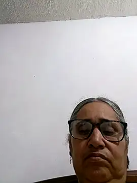 Snapshot of _candi chatting on 05-10-26, 01:33 candi online show from 05-10-26, 01:33
