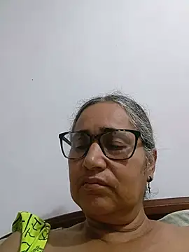 Snapshot of _candi chatting on 05-18-26, 09:15 candi online show from 05-18-26, 09:15