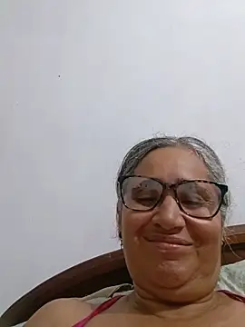 Snapshot of _candi chatting on 05-21-26, 01:45 candi online show from 05-21-26, 01:45