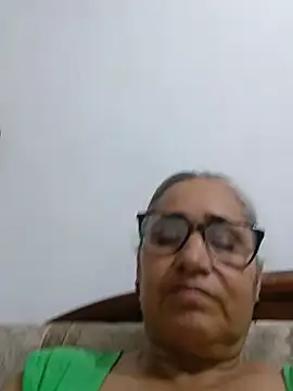 Snapshot of _candi chatting on 05-25-26, 02:28 candi online show from 05-25-26, 02:28