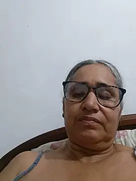 Snapshot of _candi chatting on 05-30-26, 01:03 candi online show from 05-30-26, 01:03
