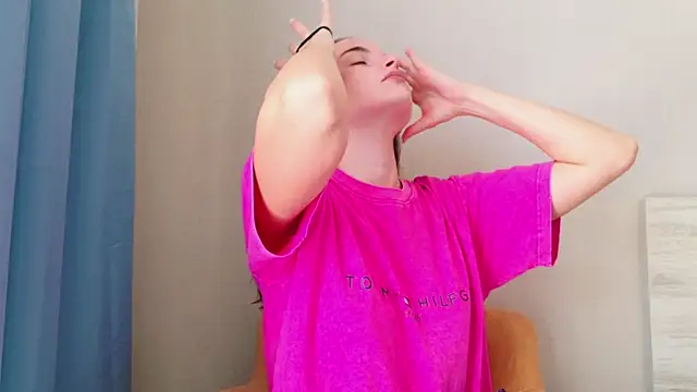 Snapshot of Miss_Arwen chatting on 05-27-26, 07:38 Miss Arwen online show from 05-27-26, 07:38