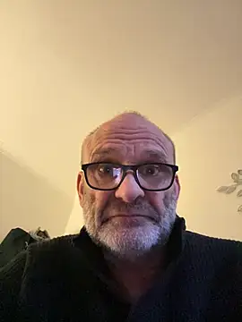 Shyboy817 online show from 01-09-26, 04:32