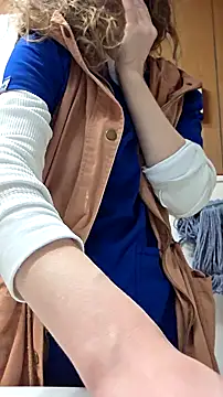 Snapshot of AriellaTaylor chatting on 02-22-25, 11:02 AriellaTaylor online show from 02-22-25, 11:02