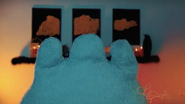 MissBeverlyMills online show from 11-08-25, 02:34