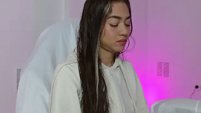 hantonella  online show from 12-20-25, 03:30