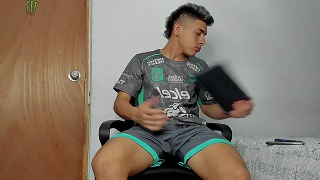 andrew rose  online show from 02-05-26, 06:34