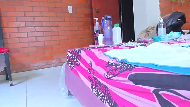 Elianissquirt online show from 03-18-26, 12:08