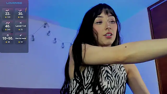 Snapshot of v1cky_ chatting on 10-30-25, 10:32 v1cky online show from 10-30-25, 10:32