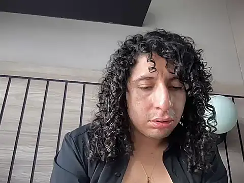 Snapshot of littlelatinhunter chatting on 05-22-26, 03:39 littlelatinhunter online show from 05-22-26, 03:39