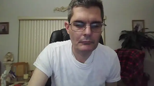 Snapshot of Copfiremen4566 chatting on 01-15-25, 05:50 Copfiremen4566 online show from 01-15-25, 05:50