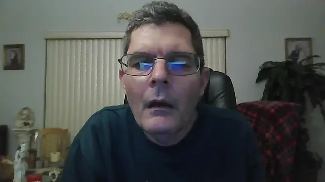 Snapshot of Copfiremen4566 chatting on 01-19-25, 06:42 Copfiremen4566 online show from 01-19-25, 06:42