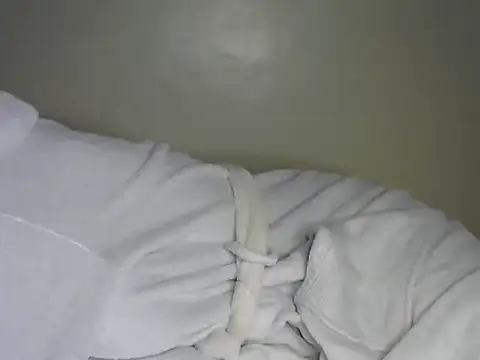 Novah  online show from 04-10-26, 01:33