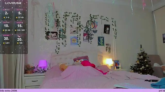 Snapshot of Neko_kitsune1 chatting on 01-13-25, 01:06 Neko kitsune1 online show from 01-13-25, 01:06