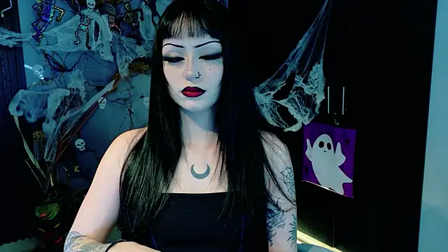 Madison Jackson online show from 10-30-25, 07:47