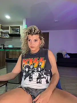 Snapshot of Georgiafox chatting on 06-16-26, 11:29 Georgiafox online show from 06-16-26, 11:29